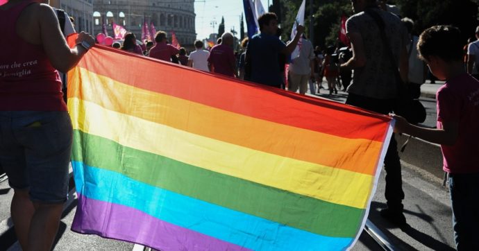 Aggressione omofoba a Sperlonga: aggredite la sera di Ferragosto. Zingaretti: “Noi in prima linea contro l’omofobia”