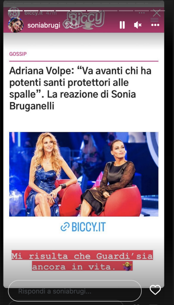 “Santi protettori alle spalle”, Sonia Bruganelli replica alla stoccata di Adriana Volpe: “Guardì è ancora in vita”