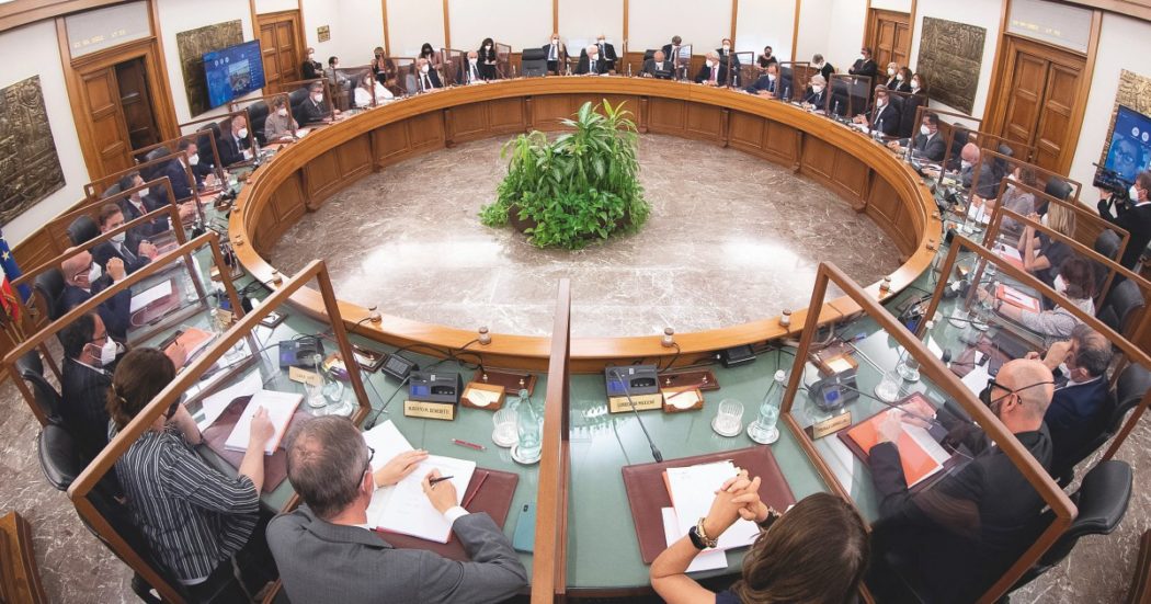 Elezioni Csm, la riforma Cartabia non tocca le correnti dei magistrati: in Cassazione vincono i candidati dei gruppi principali