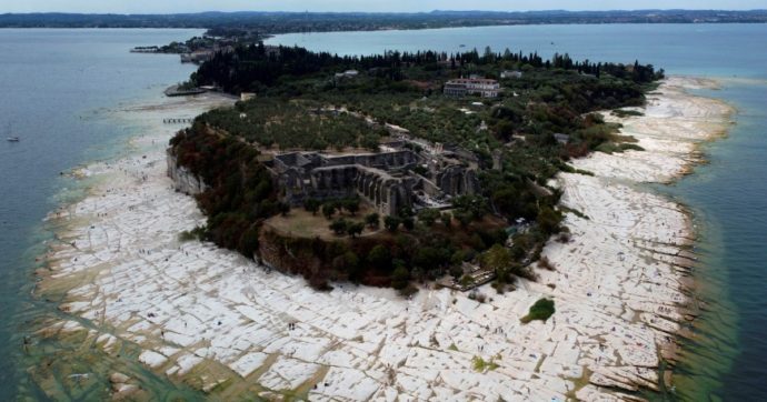 Copertina di Legambiente: clima mai così estremo negli ultimi 10 anni