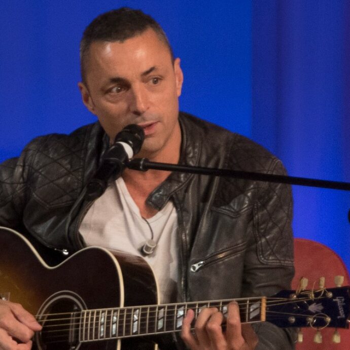 “Mi è preso un colpo quando ho letto il mio nome, non mi sono mai accorto che mi pedinavano”. Inchiesta sui dati trafugati Equalize, le parole di Alex Britti agli inquirenti