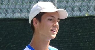 Copertina di Morto in un incidente stradale Simone De Luigi, giovane promessa del tennis: un mese fa aveva giocato in Coppa Davis