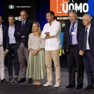 Copertina di Rosatellum, la legge dell’inciucio eredità di Renzi e Verdini: il Fatto di domani 24 agosto