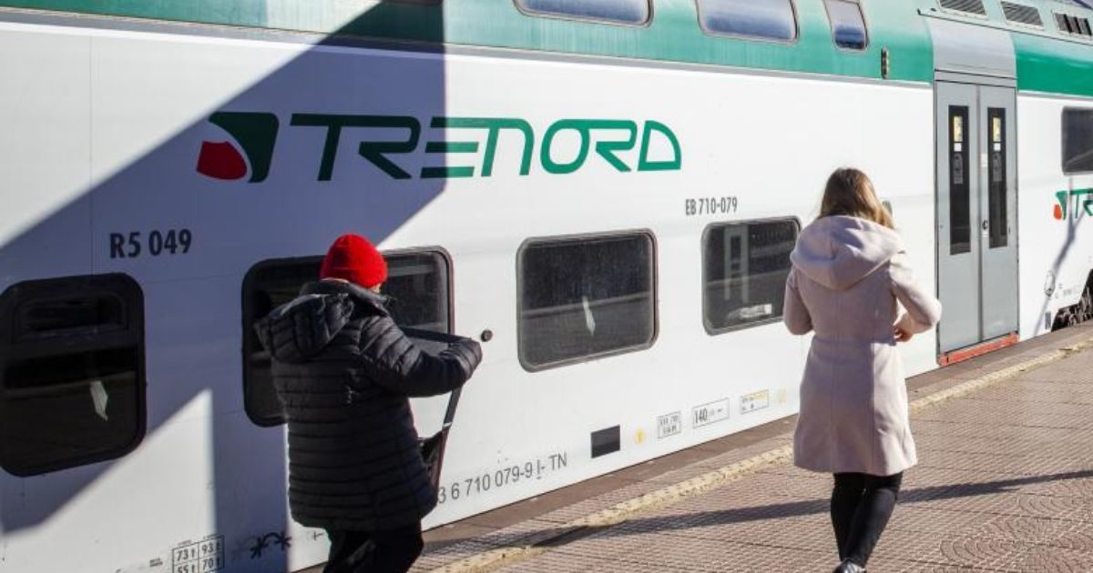Frecciarossa fa 2 ore di ritardo e addio coincidenze: notte all’addiaccio a Verona e tanti saluti per chi viaggia con il Trenord successivo