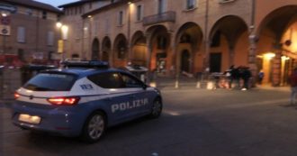 Copertina di Bologna, violenza sessuale su una turista 22enne in zona universitaria: arrestato un giovane