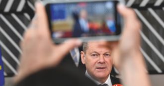 Copertina di Recessione e conflitto: Scholz non convince più