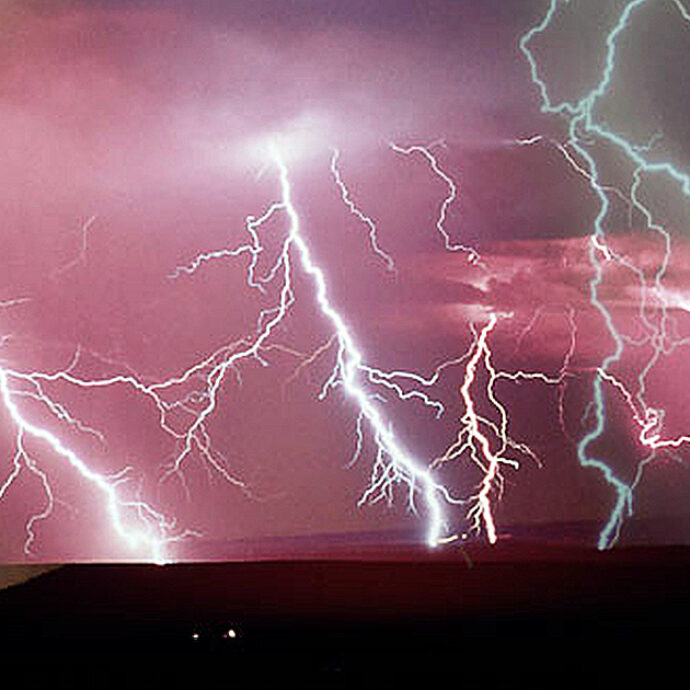 Festeggia la luna di miele, ma muore colpito da un fulmine: la triste storia dello sposino Jake Rosencranz