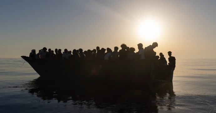 Lampedusa, record di sbarchi nel fine settimana: hotspot stracolmo con oltre 1.500 migranti. In 342 arrivati a Pantelleria