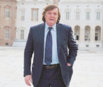 Copertina di “Ma ai grandi non servono soldi”