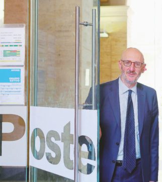 Controlli col trucco. Il postino consegna  i  primi licenziamenti