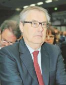 Copertina di Papà Riforme fu multato  per evasione e riciclaggio