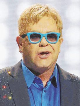 Copertina di Elton John per Gasparri sarebbe un nazista