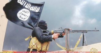 Copertina di Mazzette all’Isis per continuare la produzione in Siria, il colosso francese delle costruzioni Lafarge condannato a pagare 778 milioni