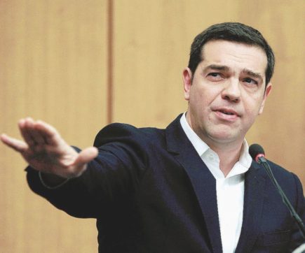 Tsipras, il sogno è finito: il nemico della piazza ora è lui