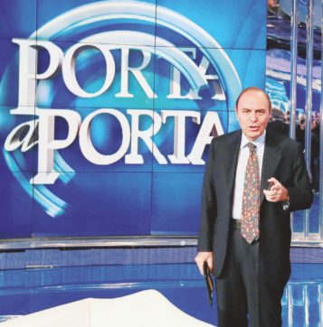 Il Cda non lo sa ma Vespa rinnova ancora il contratto