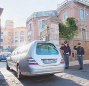 Copertina di Altro che rapina: “Giulio  è stato torturato lentamente”