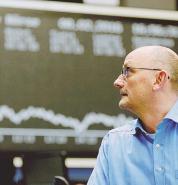 Borse giù, panico spread. Ora nel mirino c’è Lisbona