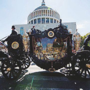 I Casamonica non fanno il bis e il funerale  è mezzo vuoto