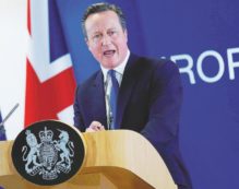 Copertina di Niente Europa, siamo inglesi:  il governo si spacca