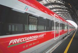 Copertina di L’annuncio di Delrio: 17 miliardi alle Ferrovie. Ma per fare cosa?
