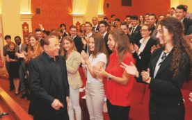 Copertina di B. ancora lui: una donna dietro l’addio dei falchetti