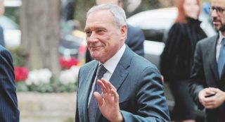 Copertina di Via canguri e voti segreti, Zanda si infuria