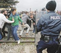 Copertina di L’ariete dei profughi e la Giungla rasa al suolo