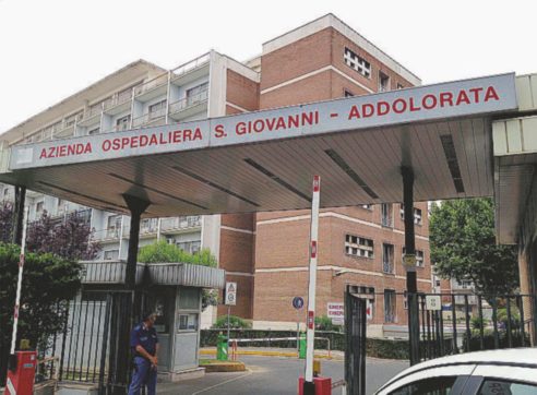 “La ginecologa abbandonò il parto e la bimba morì”