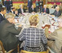 Copertina di I sondaggi dicono a Renzi di non inviare truppe