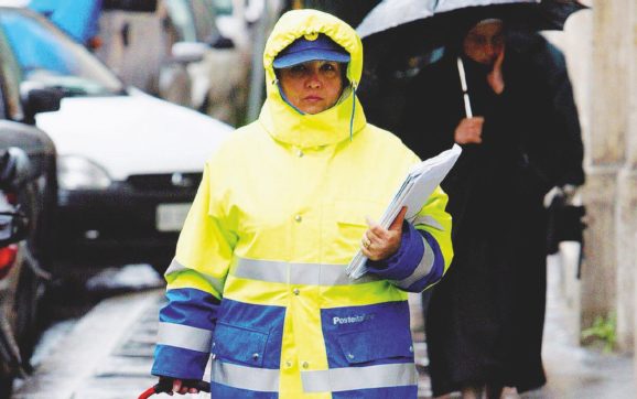 Poste, qualità truccata: “Minacce a chi denuncia”