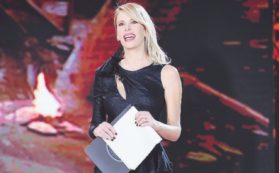 Copertina di C’è l’Isola dei famosi: viale Mazzini si fa da parte