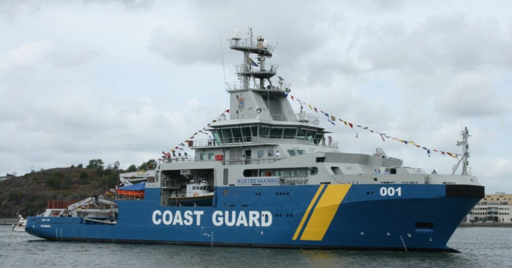 Svezia, incendio sul traghetto Stena Scandica con 300 persone a bordo: “Sotto controllo”. È una nave gemella del Norman Atlantic