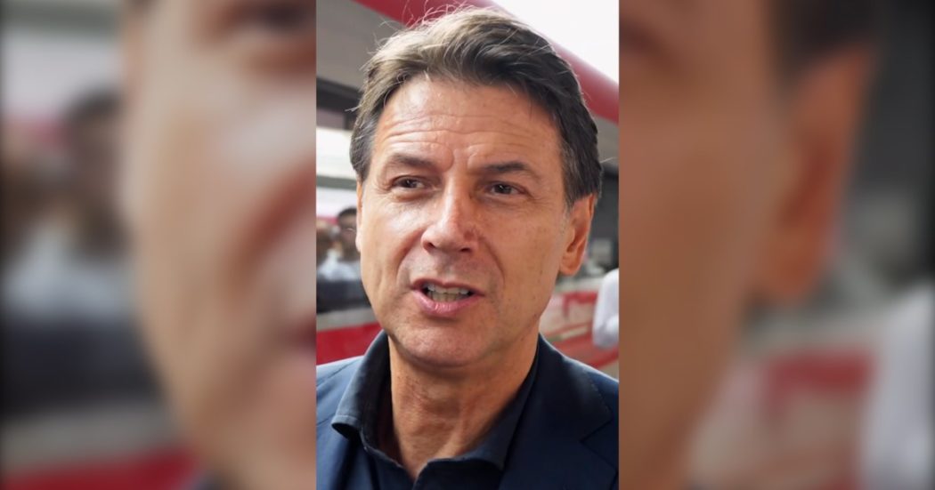 Conte, il tour elettorale inizia in treno. Il video dalla stazione diretto in Veneto: “Avevamo previsto emergenza ma non ci hanno ascoltato”