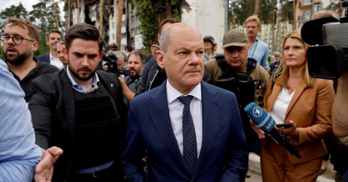 “Missili europei a guida tedesca”: Scholz in difficoltà studia da capo