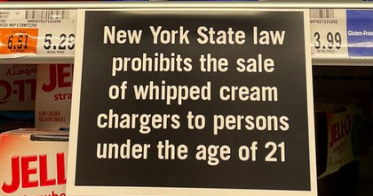 Panna montata vietata ai minori di 21 anni a New York, ecco quali sono i rischi per la salute