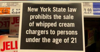 Copertina di Panna montata vietata ai minori di 21 anni a New York, ecco quali sono i rischi per la salute