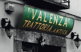 Copertina di Alla ricerca della Trattoria Valenza