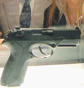 Copertina di L’Egitto fa fuoco con Beretta