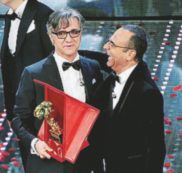 Copertina di Cosa resterà di Sanremo e Vespa