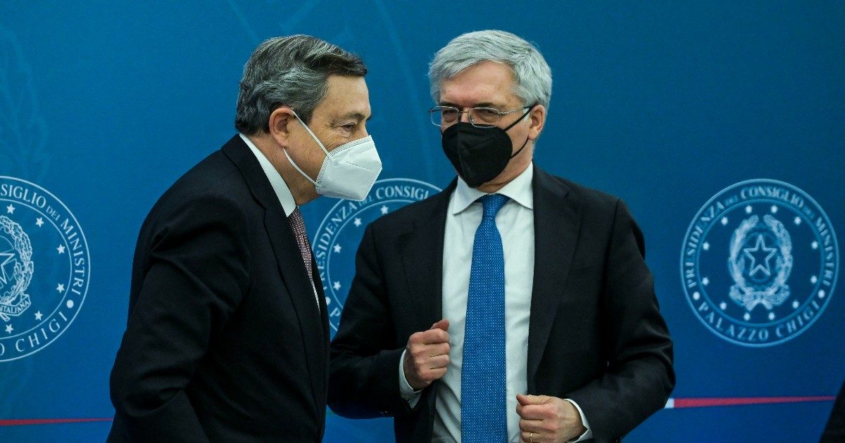 Caro energia, buco nelle coperture del decreto Aiuti bis: con il boom dei prezzi le misure anti rincari costeranno molto più del previsto