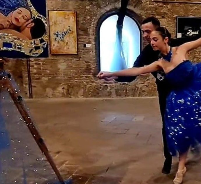 Cent’anni di Baci: perché si chiamavano “cazzotti” e cosa c’entra il quadro di Hayez. A Perugia una mostra collettiva per celebrare il cioccolatino