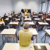 Copertina di A Salaland cacciano la preside di scuola che ha detto di “no”