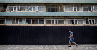 Copertina di Covid, in Cina restrizioni anche a Chengdu: 21 milioni di residenti in lockdown