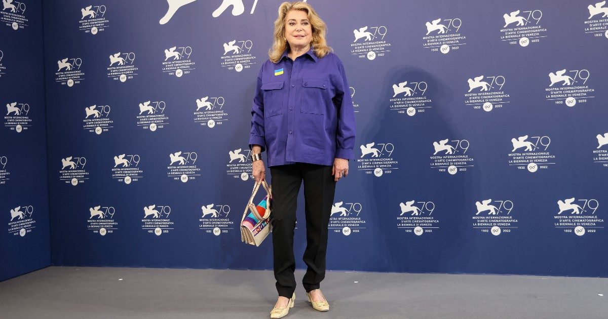 Venezia 2022, Catherine Deneuve: “Io sexy? Ma quando mai”