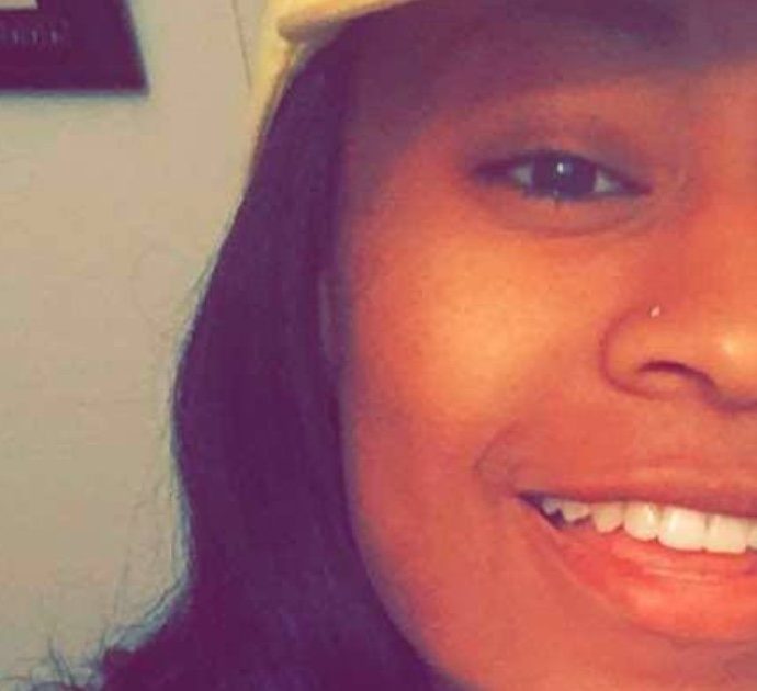 I capelli si impigliano nel nastro che trasporta i bagagli: 26enne muore mentre lavora in aeroporto