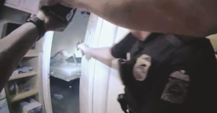 In Ohio un agente ha ucciso un afroamericano disarmato a letto