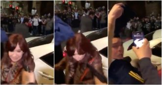 Argentina, tentato omicidio nei confronti della vicepresidente Cristina Kirchner: un uomo le punta la pistola in faccia (video)