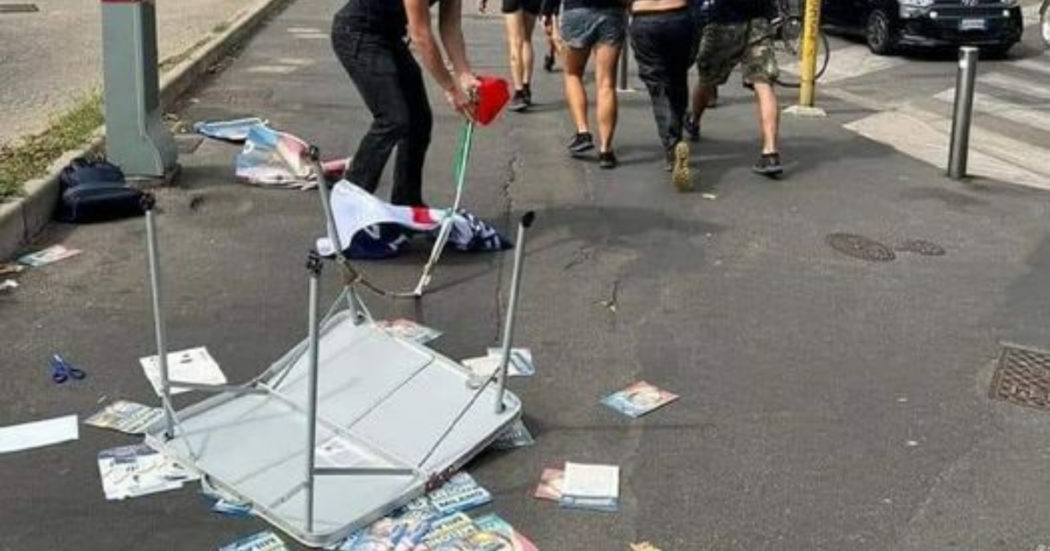 Milano, vandalizzato gazebo di Fratelli d’Italia: i responsabili individuati dalla Digos. Meloni: “Vile assalto”. Sala: “Inaccettabile per la città”