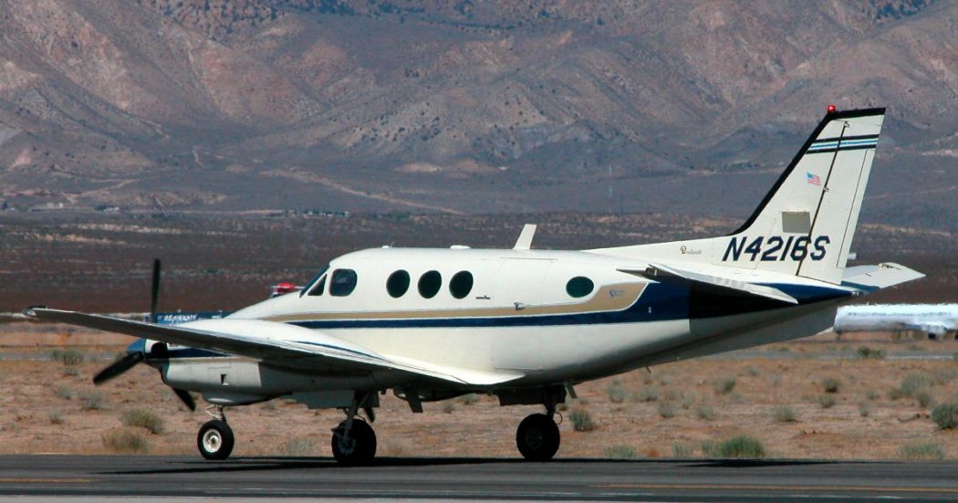 Usa, ruba un aereo e minaccia di schiantarsi su un supermercato. Poi atterra e viene arrestato