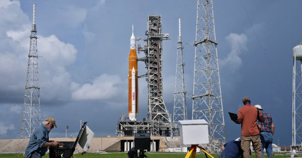 Artemis 1, annullato anche il secondo tentativo di lancio verso la Luna: perdita durante il caricamento dell’idrogeno liquido